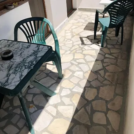 Habitación en casa particular несебър, къща със под наем с баня, тоалетна и тераса само на 400метра от двата плажа в Nesebar