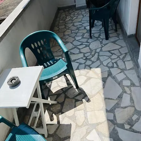 Habitación en casa particular несебър, къща със под наем с баня, тоалетна и тераса само на 400метра от двата плажа в *