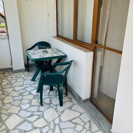 Kesta Sus: Beachside With Private Terraces In Homestay Nesebar