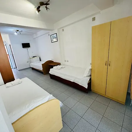 Habitación en casa particular несебър, къща със под наем с баня, тоалетна и тераса само на 400метра от двата плажа в