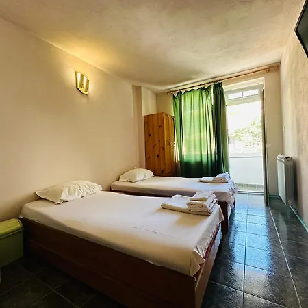 Kesta Sus: Beachside With Private Terraces In Homestay Nesebar