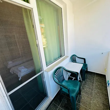 Habitación en casa particular несебър, къща със под наем с баня, тоалетна и тераса само на 400метра от двата плажа в *