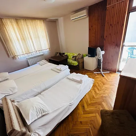 Kesta Sus: Beachside With Private Terraces In