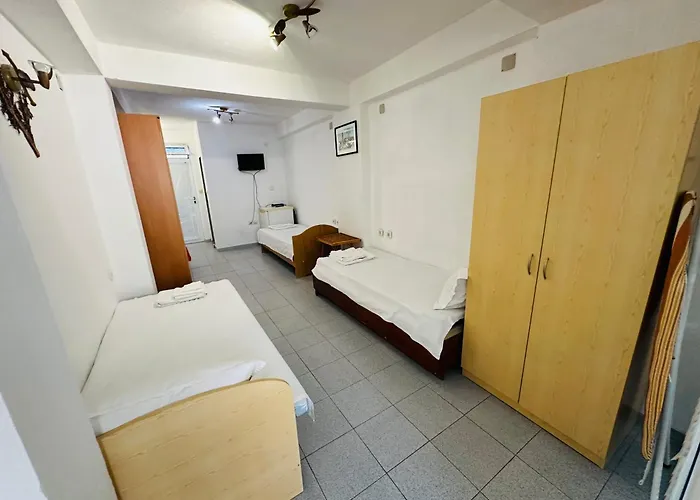 несебър, къща със под наем с баня, тоалетна и тераса само на 400метра от двата плажа в * Nessebar